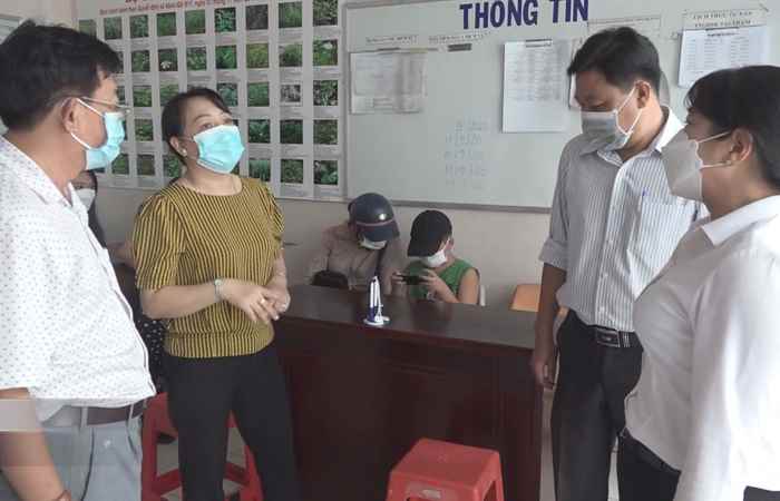  TP. Sóc Trăng kiểm tra công tác tiêm vaccine phòng COVID-19
