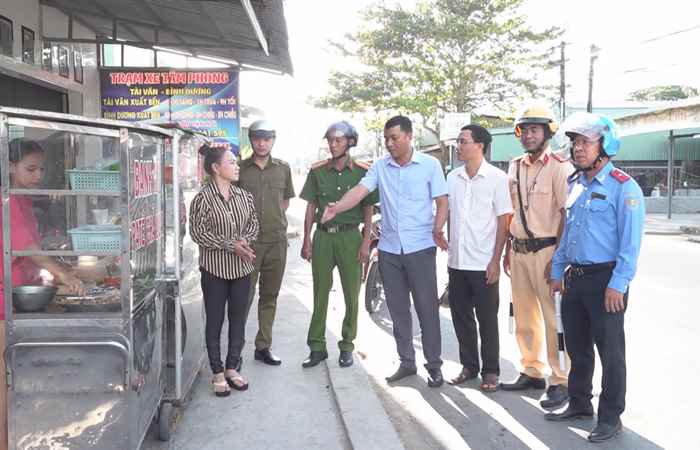 Trần Đề: Tăng cường công tác quản lý trật tự đô thị, an toàn giao thông trong dịp Tết  