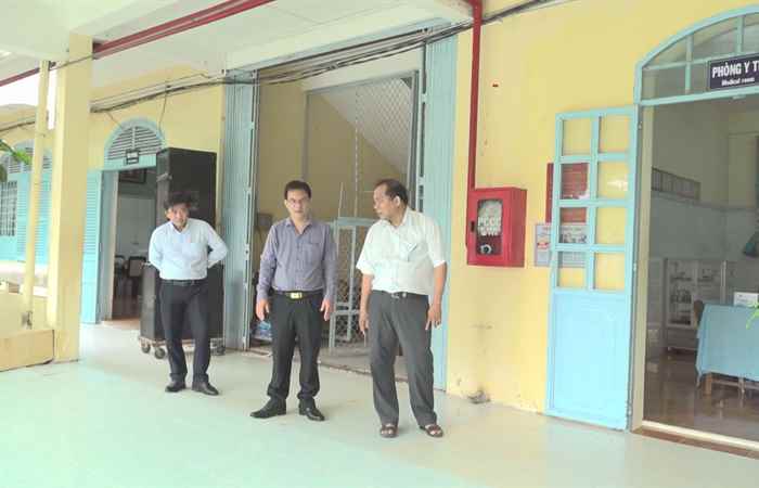 Lãnh đạo thị xã Ngã Năm kiểm tra công tác chuẩn bị thi Tốt nghiệp THPT năm 2022