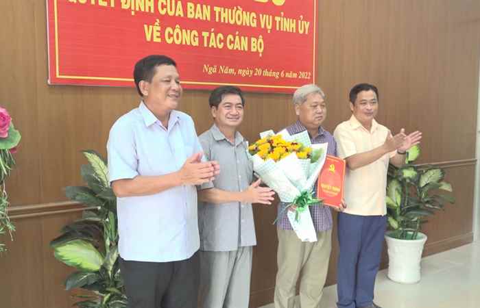 Ngã Năm: công bố Quyết định của BTV Tỉnh ủy Sóc Trăng về công tác cán bộ