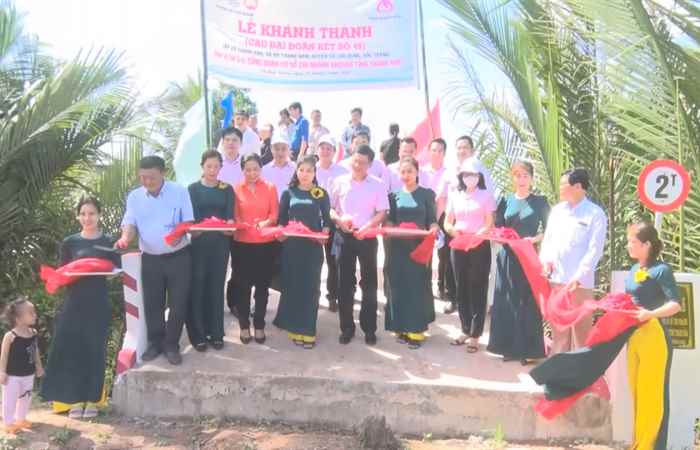 Cù Lao Dung: Khánh thành, đưa vào sử dụng cầu nông thôn ở xã An Thạnh Nam