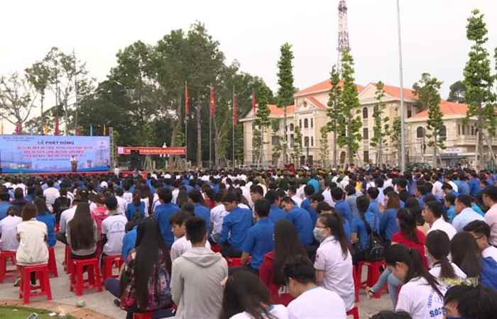 Lễ phát động “sử dụng điện an toàn, phòng cháy nổ và bảo vệ hành lang an toàn lưới điện” năm 2017