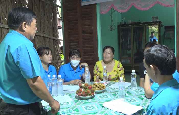 Long Phú: Liên đoàn lao động bàn giao nhà “Mái ấm Công đoàn” 