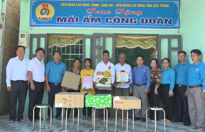 Long Phú: Liên đoàn Lao động tỉnh Sóc Trăng bàn giao nhà Mái ấm Công đoàn 