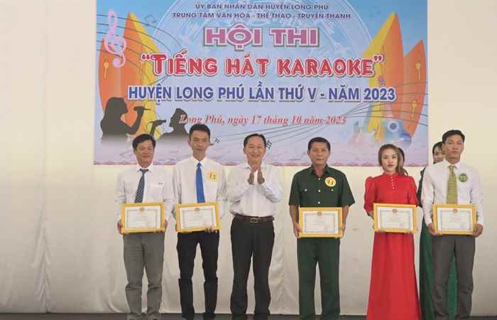  Bế mạc Hội thi tiếng hát Karaoke huyện Long Phú