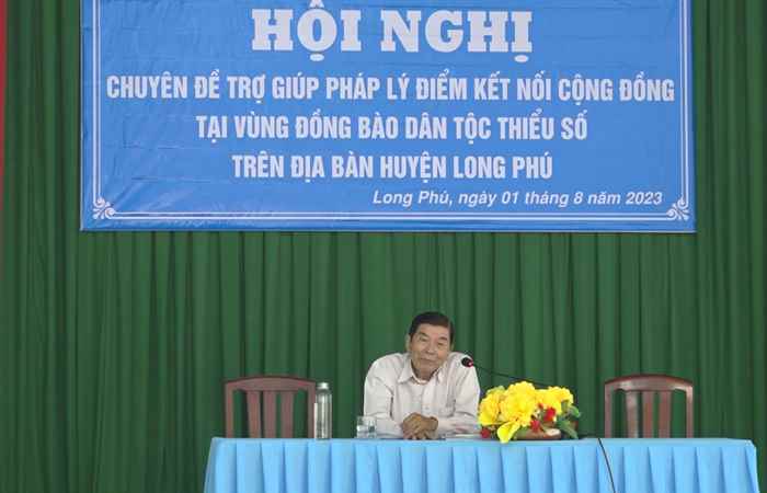 Long Phú tổ chức trợ giúp pháp lý cho người có uy tín trong vùng đồng bào dân tộc thiểu số