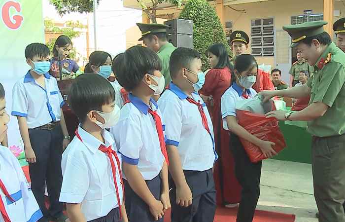 Long Phú khai giảng năm học mới 2022-2023