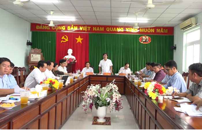Long Phú kiểm tra công tác xây dựng Văn kiện đại hội Đảng bộ các cấp