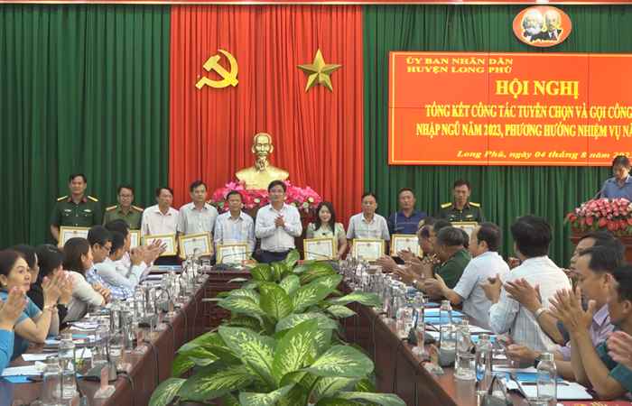 Long Phú: Hội đồng nghĩa vụ quân sự tổng kết công tác tuyển quân năm 2023