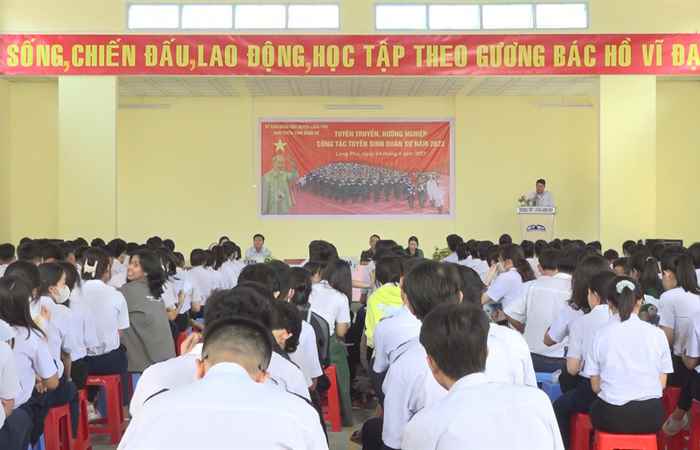 Long Phú tuyên truyền tư vấn tuyển sinh quân sự năm 2023