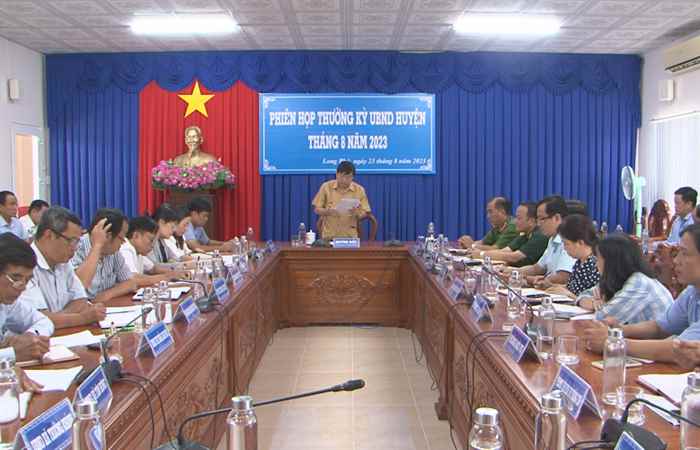 UBND huyện Long Phú sơ kết tháng 8 năm 2023