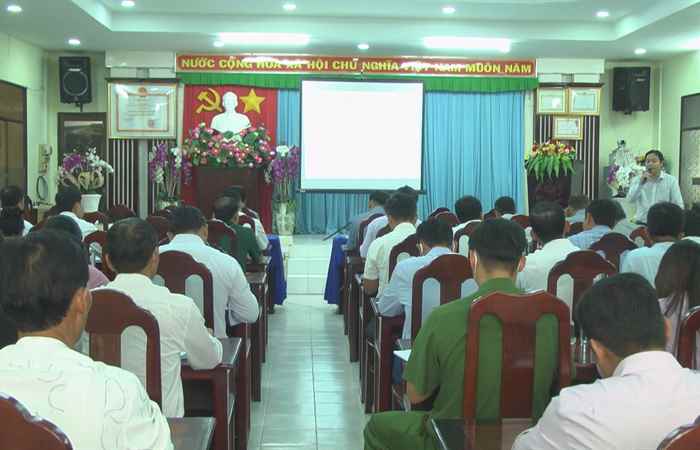 Mỹ Xuyên: Tập huấn các văn bản Hướng dẫn Bộ tiêu chí Nông thôn mới