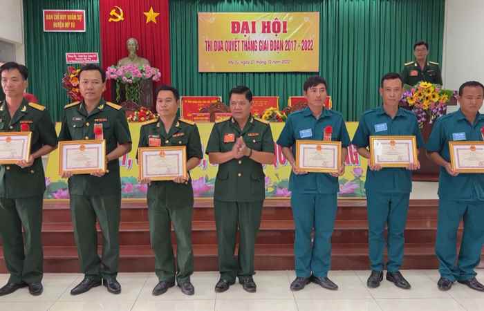 Ban chỉ huy quân sự huyện Mỹ Tú tổ chức Đại hội thi đua quyết thắng  