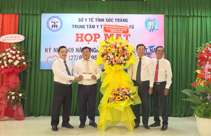Mỹ Tú: Họp mặt Kỷ niệm 69 năm ngày Thầy thuốc Việt Nam