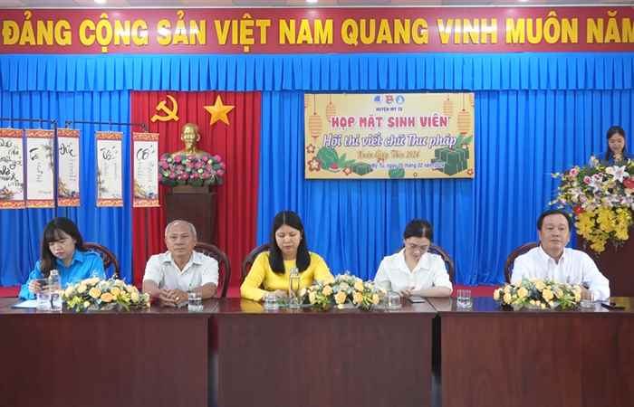 Mỹ Tú họp mặt sinh viên nhân dịp đầu Xuân Giáp Thìn 2024
