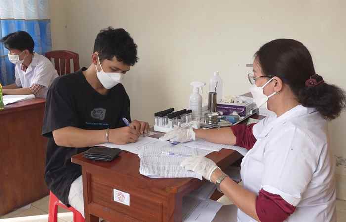 Mỹ Tú: Thanh niên khám tuyển sức khỏe nghĩa vụ quân sự năm 2023