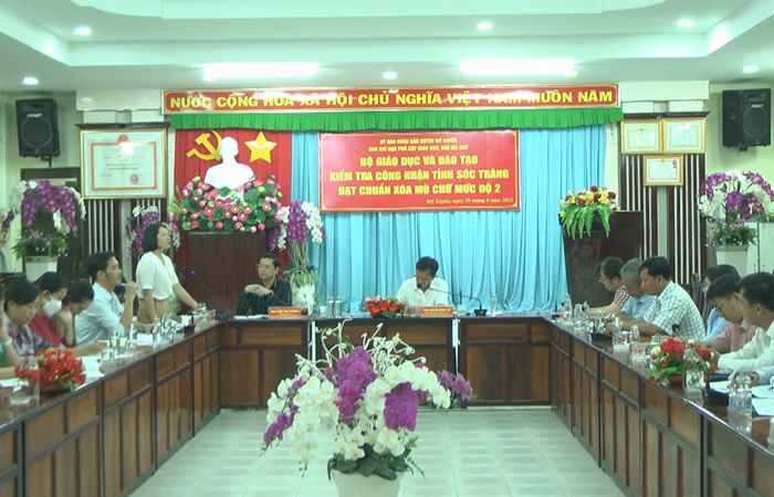 Mỹ Xuyên: Đoàn công tác của Bộ GD&ĐT kiểm tra công tác xóa mù chữ mức độ 2