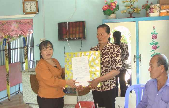 Mỹ Xuyên: Hội Liên hiệp Phụ nữ bàn giao mái ấm tình thương
