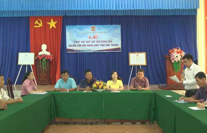 Mỹ Xuyên: Phát vay Quỹ hỗ trợ Nông dân