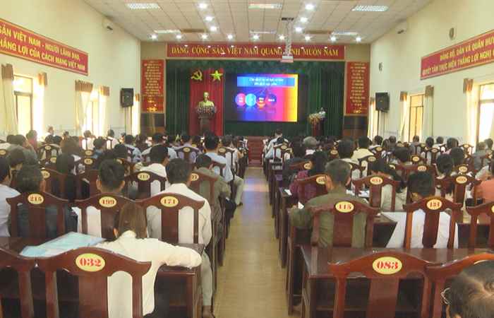 Mỹ Xuyên tập huấn rà soát hộ nghèo, hộ cận nghèo