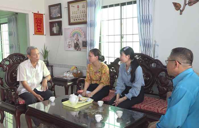 Mỹ Xuyên: Thăm, tặng quà các đồng chí nguyên lãnh đạo Ủy ban MTTQ huyện qua các thời kỳ