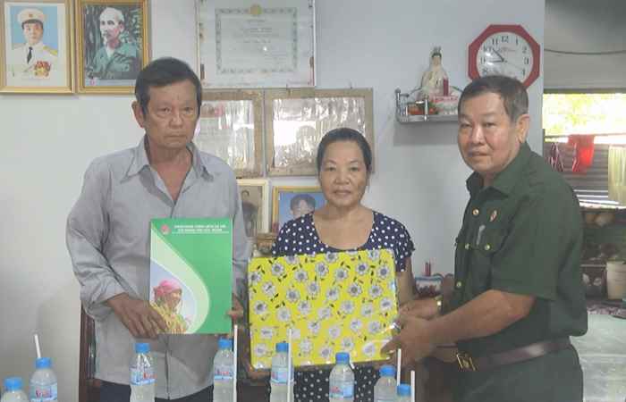 Mỹ Xuyên: Hội Cựu Chiến binh bàn giao nhà đại đoàn kết
