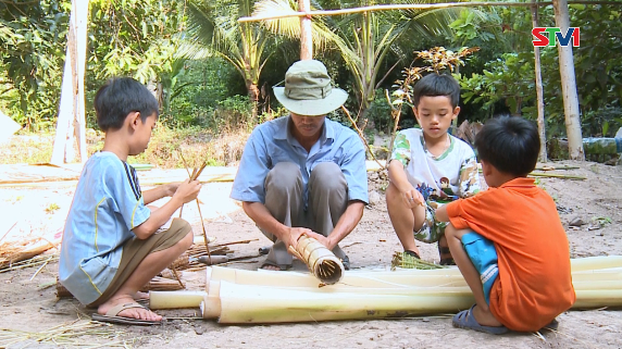Nét Việt - Trúm lươn bẹ chuối 16-09-2016