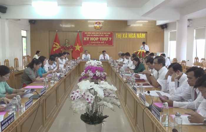 Kỳ họp thứ 7 - HĐND thị xã Ngã Năm  
