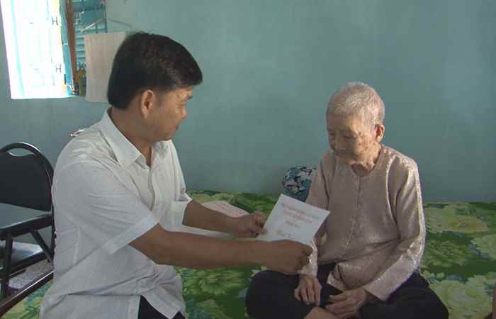 Ngã Năm thành lập nhiều đoàn thăm gia đình chính sách