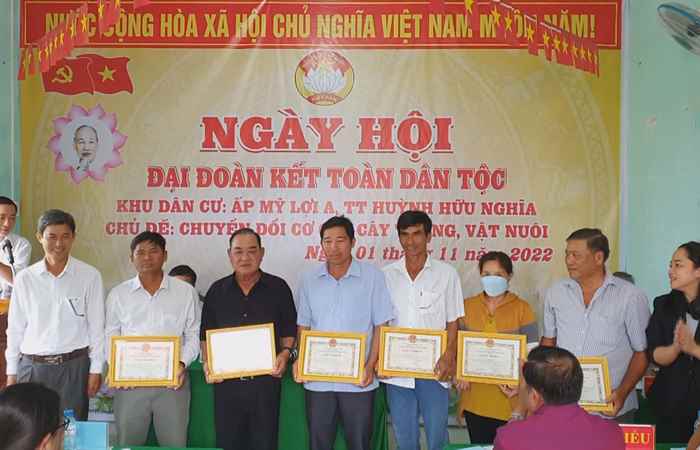 Mỹ Tú: Ngày hội đại đoàn kết toàn dân tộc ấp Mỹ Lợi A, thị trấn Huỳnh Hữu Nghĩa 
