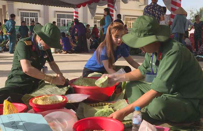 Nhiều hoạt động “ Tết Quân - Dân” tại xã Trường Khánh huyện Long Phú