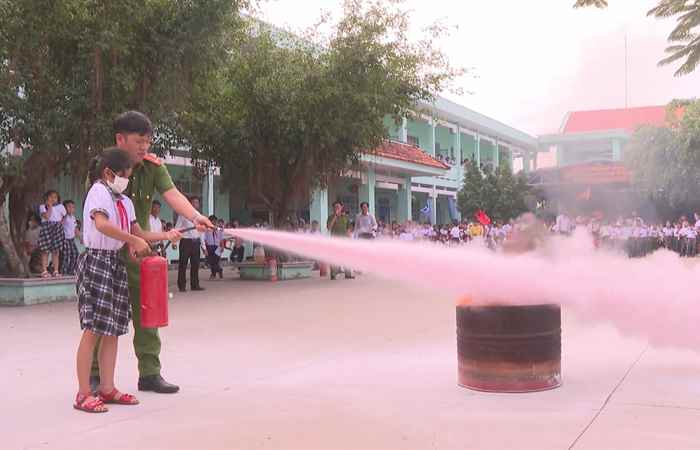 Công tác Phòng cháy, chữa cháy và Cứu hộ, cứu nạn tại các trường học (17-09-2024)