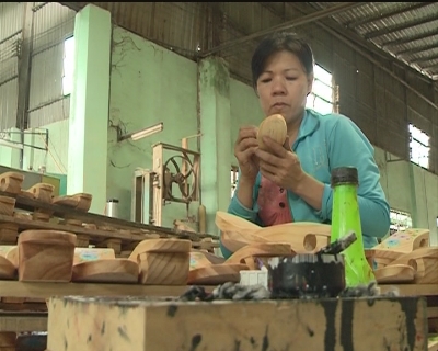 Nhịp sống phương nam - Nghề làm Guốc mộc ở Bình Dương