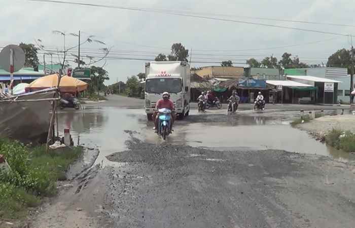 Nước ngập trên tuyến Quốc lộ 1A