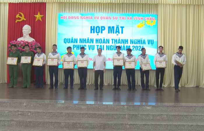 Vĩnh Châu đón 163 quân nhân xuất ngũ về địa phương