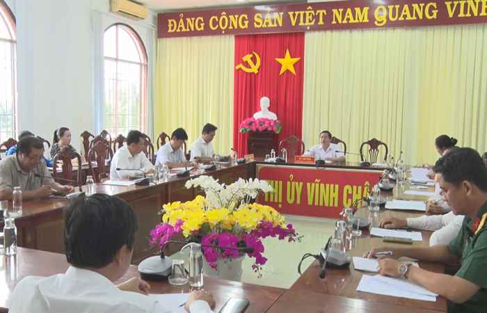 Bí thư Thị ủy Vĩnh Châu làm việc với Tiểu ban Văn kiện Diễn tập Khu vực phòng thủ 