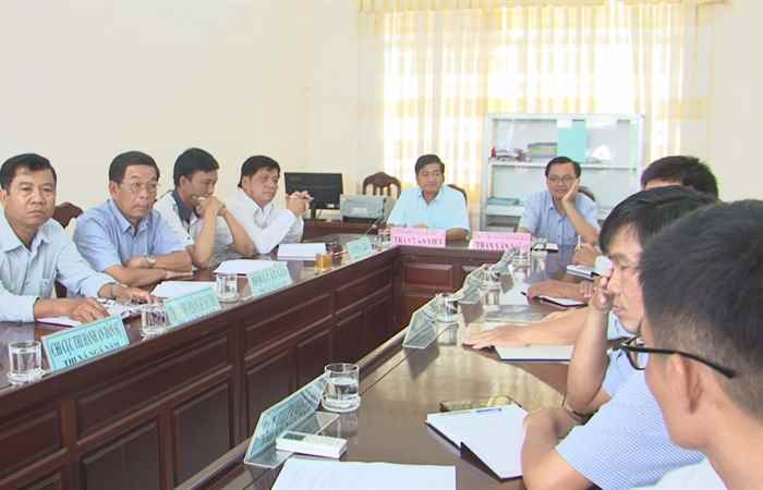 Bí thư Thị uỷ Ngã Năm tiếp công dân định kỳ tháng 2 năm 2023
