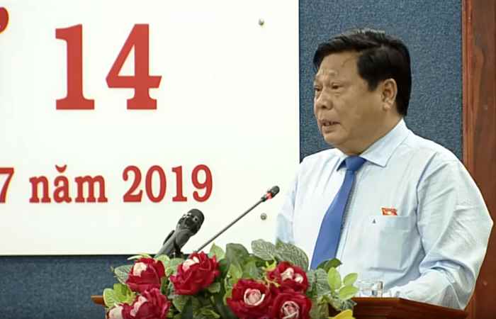 Ông Trương Hoài Phong - Giám đốc Sở Y tế Sóc Trăng trả lời chất vấn cử tri
