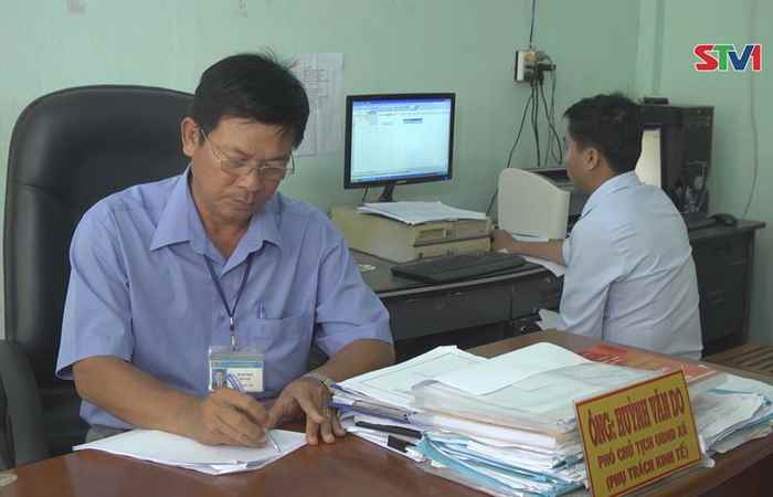 Phim tài liệu - Đồng bào dân tộc hết nghèo thì người cán bộ mới tròn nhiệm vụ