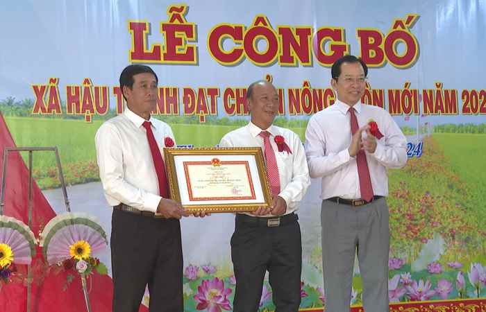 Long Phú: Lễ công bố Hậu Thạnh đạt chuẩn xã Nông thôn mới   