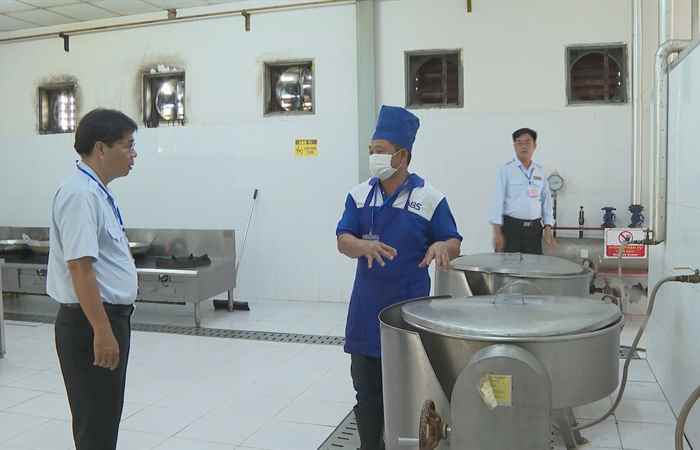 Tăng cường công tác kiểm tra an toàn thực phẩm Bếp ăn tập thể tại các Khu, Cụm Công nghiệp (30-05-2024)