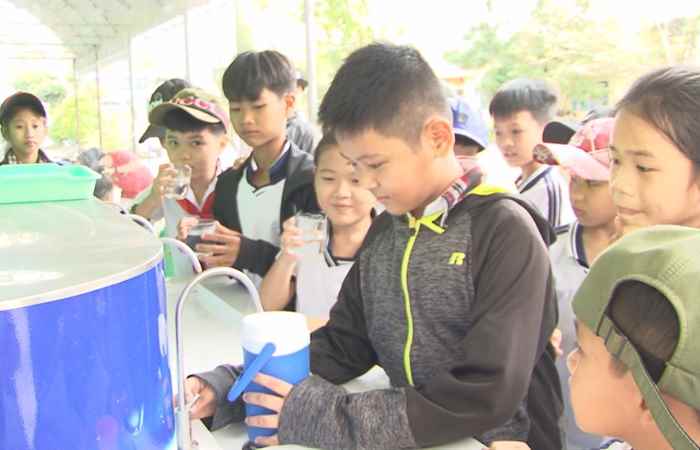 Phóng sự An sinh xã hội với nước uống học đường (03-12-2020)