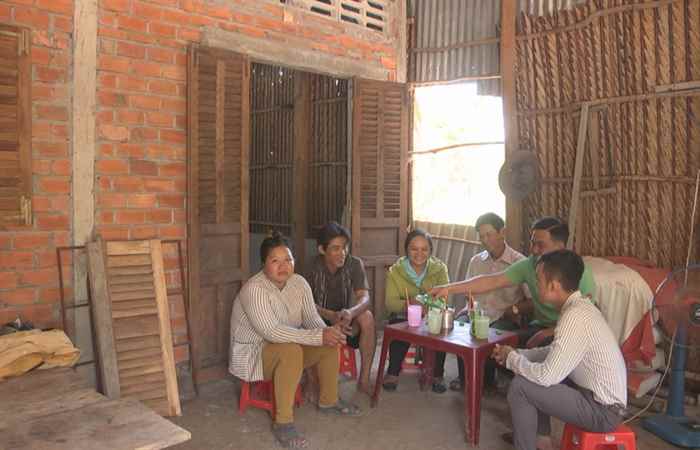 Phóng sự Nhà ở 33 mang lại mái ấm cho hộ nghèo 09-01-2019