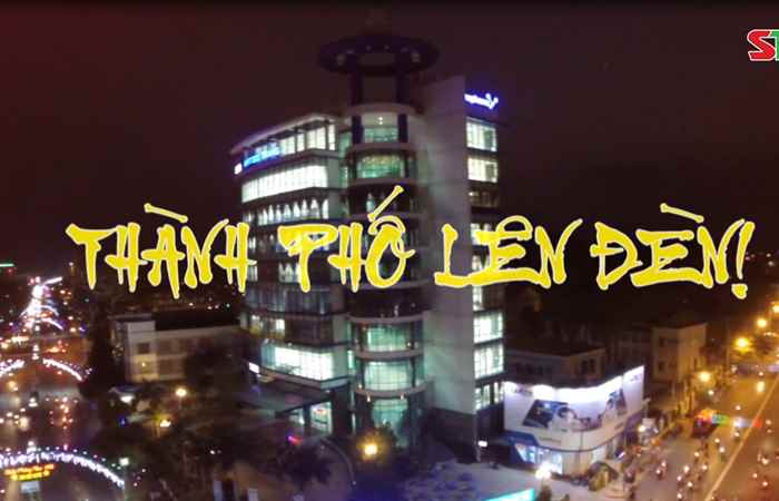 Phóng sự Thành phố lên đèn