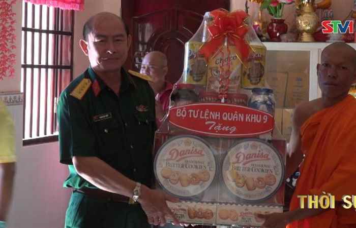 Quân khu 9 chúc Tết Chôl chnam thmây tại tỉnh Sóc Trăng năm 2017