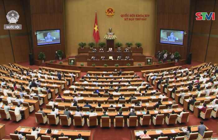 Quốc Hội thảo luận về ngân sách Nhà nước và báo cáo giữa kỳ thực hiện kế hoạch đầu tư công trung hạn