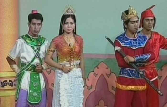 Sân khấu Dù kê 10-03-2019