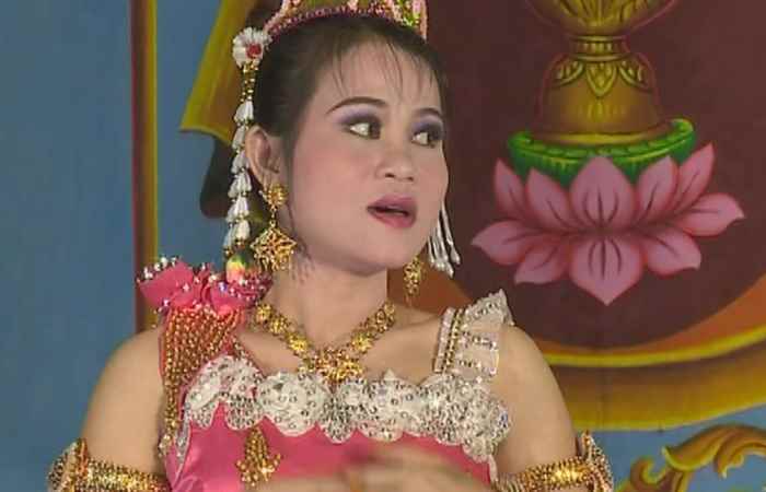 Sân khấu Dù kê 16-12-2018
