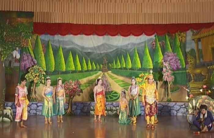 Sân khấu Dù kê (28-06-2020)