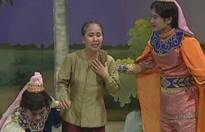 Sân khấu Dù kê 30-09-2018